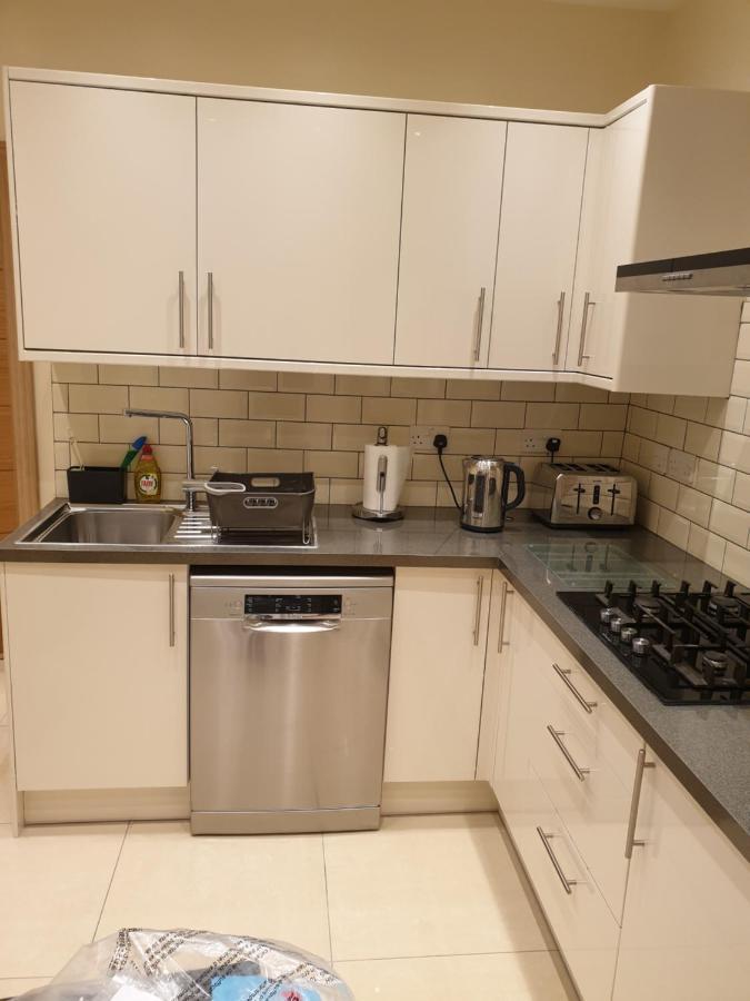 London Luxury Apartments 5 Min Walk From Ilford Station, With Free Parking Free Wifi Zewnętrze zdjęcie