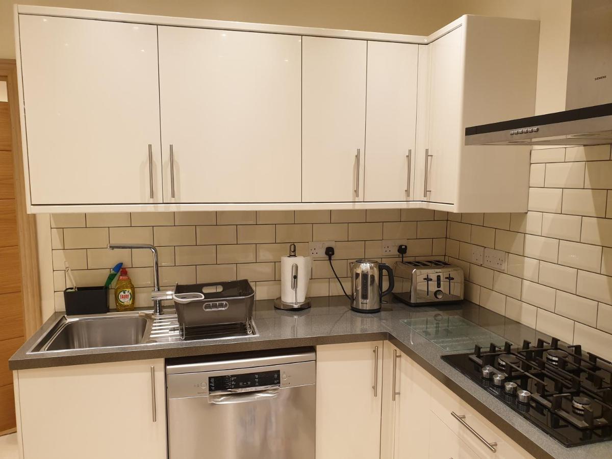 London Luxury Apartments 5 Min Walk From Ilford Station, With Free Parking Free Wifi Zewnętrze zdjęcie