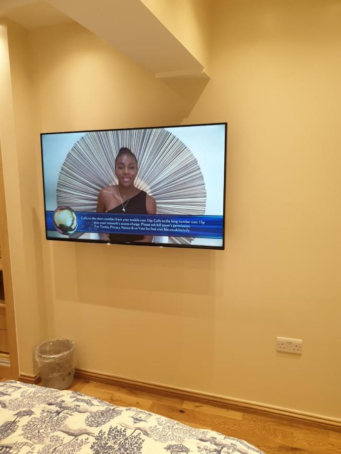 London Luxury Apartments 5 Min Walk From Ilford Station, With Free Parking Free Wifi Zewnętrze zdjęcie