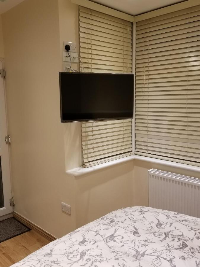 London Luxury Apartments 5 Min Walk From Ilford Station, With Free Parking Free Wifi Zewnętrze zdjęcie