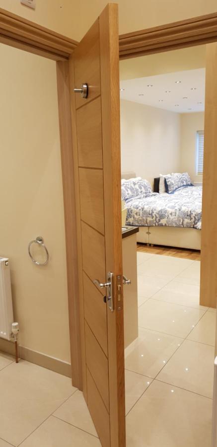 London Luxury Apartments 5 Min Walk From Ilford Station, With Free Parking Free Wifi Zewnętrze zdjęcie
