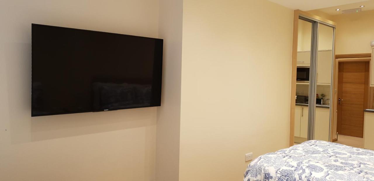 London Luxury Apartments 5 Min Walk From Ilford Station, With Free Parking Free Wifi Zewnętrze zdjęcie