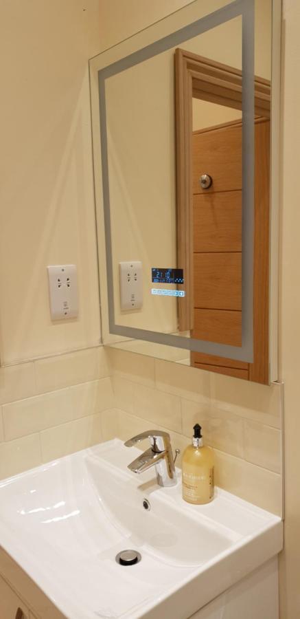 London Luxury Apartments 5 Min Walk From Ilford Station, With Free Parking Free Wifi Zewnętrze zdjęcie