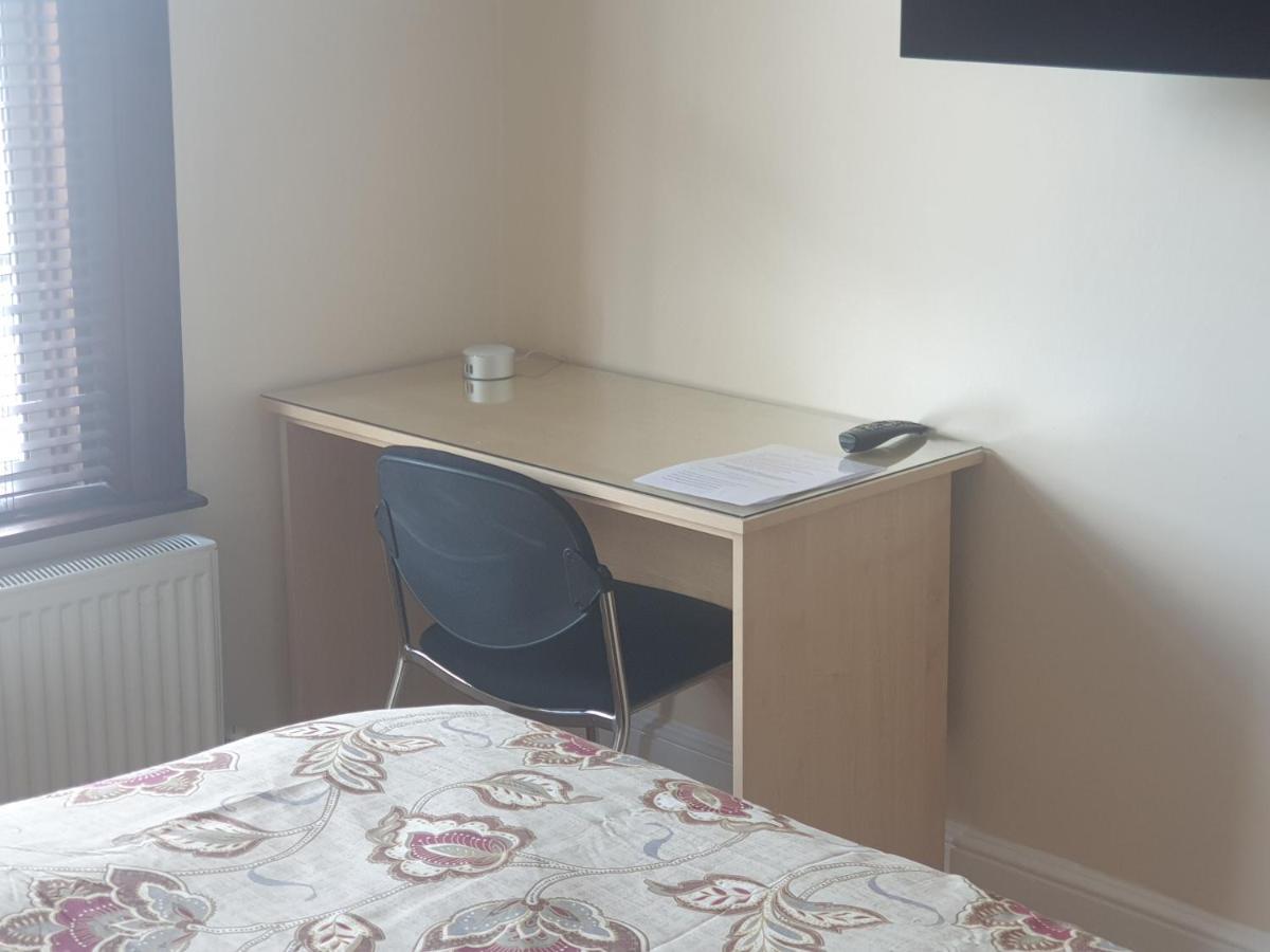 London Luxury Apartments 5 Min Walk From Ilford Station, With Free Parking Free Wifi Zewnętrze zdjęcie