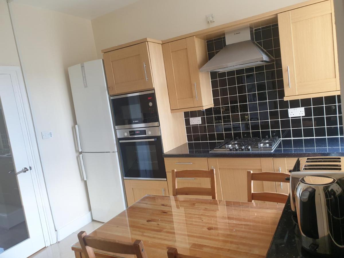 London Luxury Apartments 5 Min Walk From Ilford Station, With Free Parking Free Wifi Zewnętrze zdjęcie