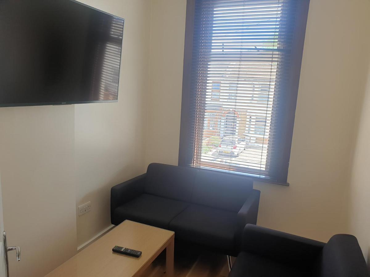 London Luxury Apartments 5 Min Walk From Ilford Station, With Free Parking Free Wifi Zewnętrze zdjęcie