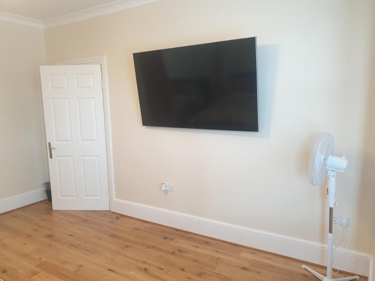 London Luxury Apartments 5 Min Walk From Ilford Station, With Free Parking Free Wifi Zewnętrze zdjęcie