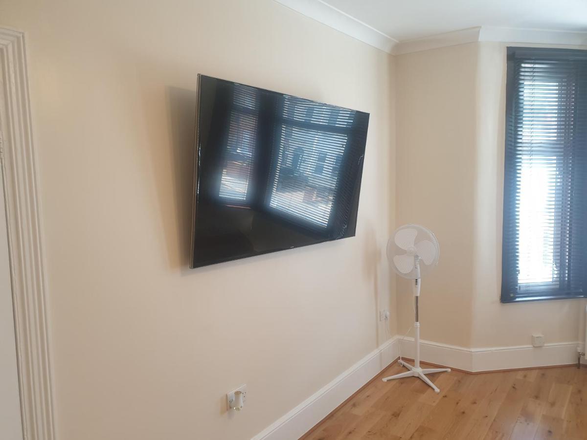 London Luxury Apartments 5 Min Walk From Ilford Station, With Free Parking Free Wifi Zewnętrze zdjęcie
