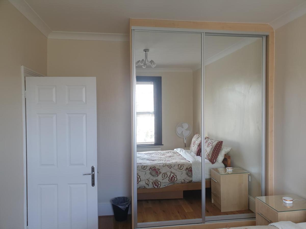 London Luxury Apartments 5 Min Walk From Ilford Station, With Free Parking Free Wifi Zewnętrze zdjęcie