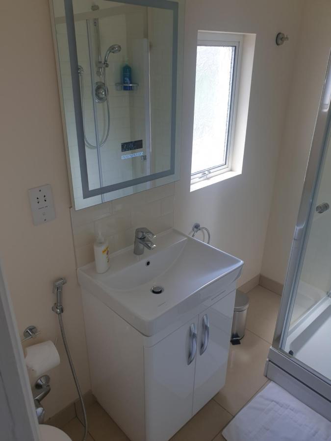 London Luxury Apartments 5 Min Walk From Ilford Station, With Free Parking Free Wifi Zewnętrze zdjęcie